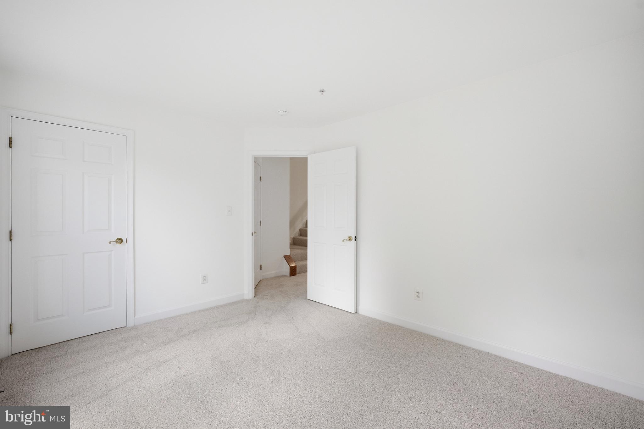 TYSONS VILLAGE - Residential