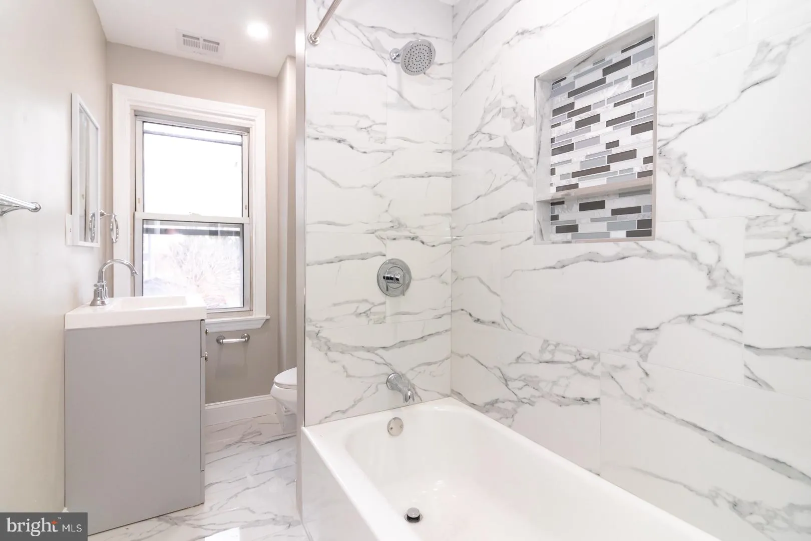 Trenton, New Jersey 08611, United States, 2 Bedrooms Bedrooms, ,2 BathroomsBathrooms,Residential,Active,94185