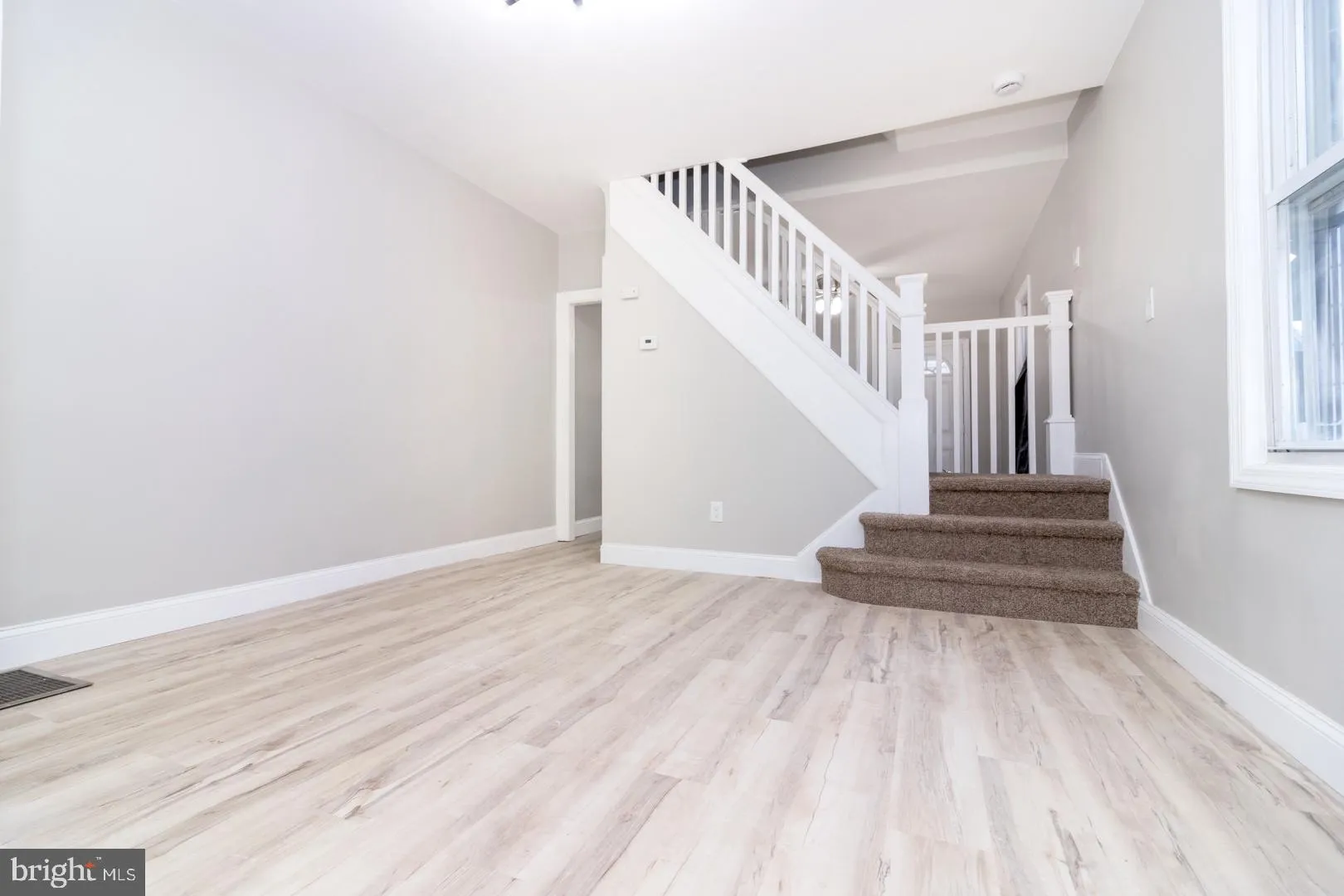 Trenton, New Jersey 08611, United States, 2 Bedrooms Bedrooms, ,2 BathroomsBathrooms,Residential,Active,94185