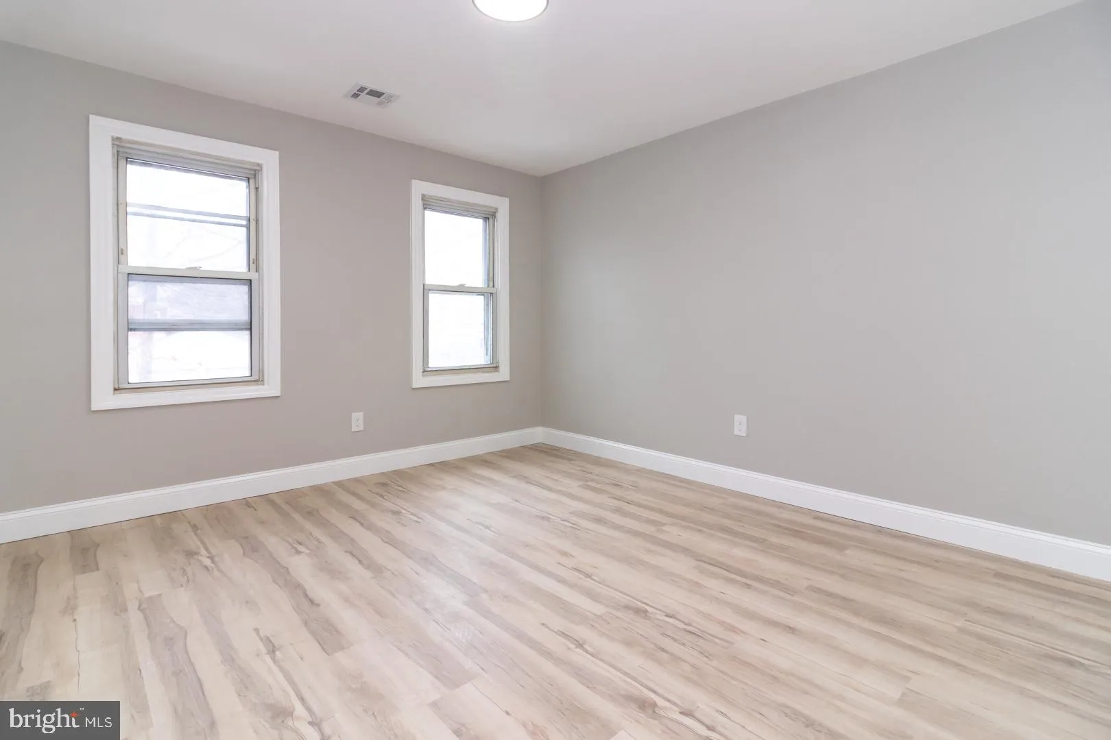 Trenton, New Jersey 08611, United States, 2 Bedrooms Bedrooms, ,2 BathroomsBathrooms,Residential,Active,94185