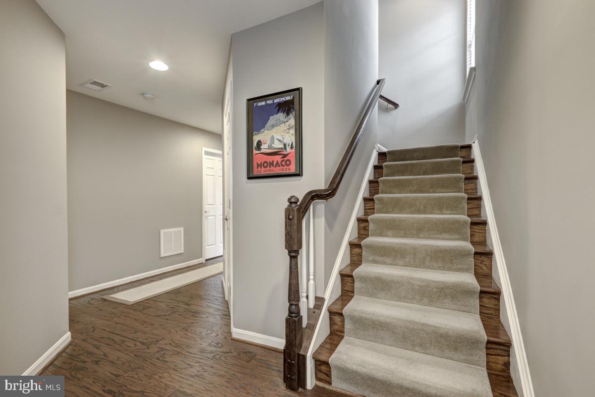 EASTGATE SQUARE - Residential