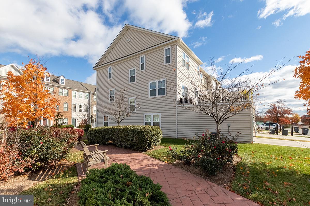 EASTGATE SQUARE - Residential