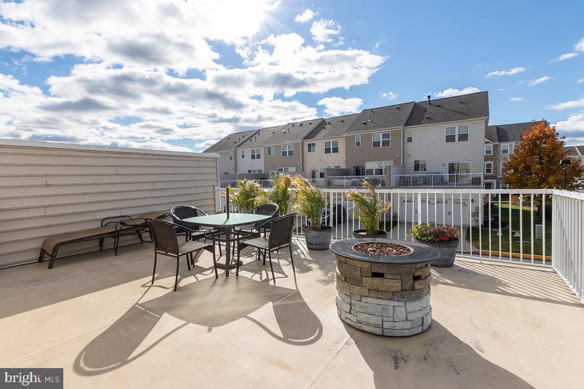 EASTGATE SQUARE - Residential