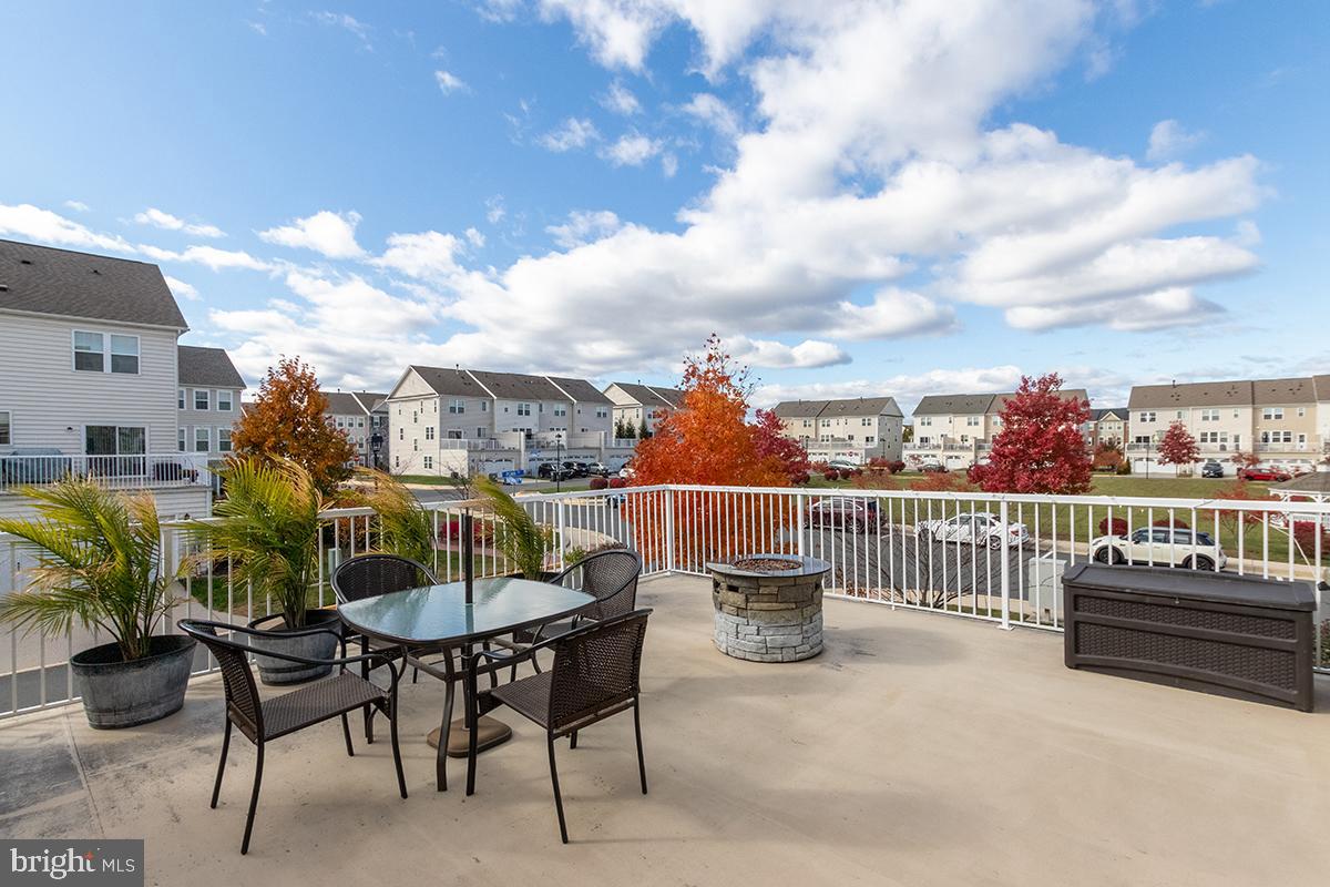 EASTGATE SQUARE - Residential