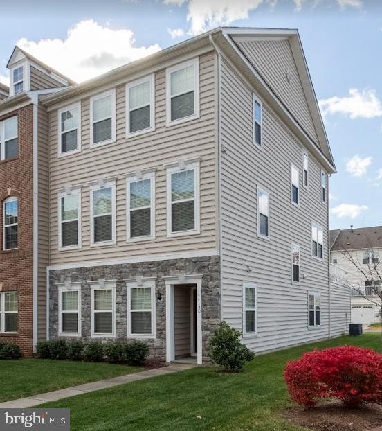 EASTGATE SQUARE - Residential