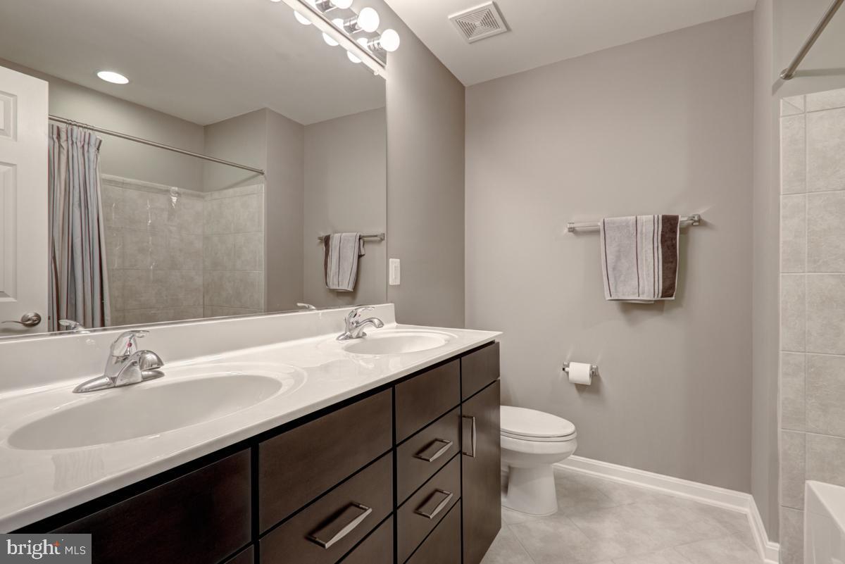 EASTGATE SQUARE - Residential