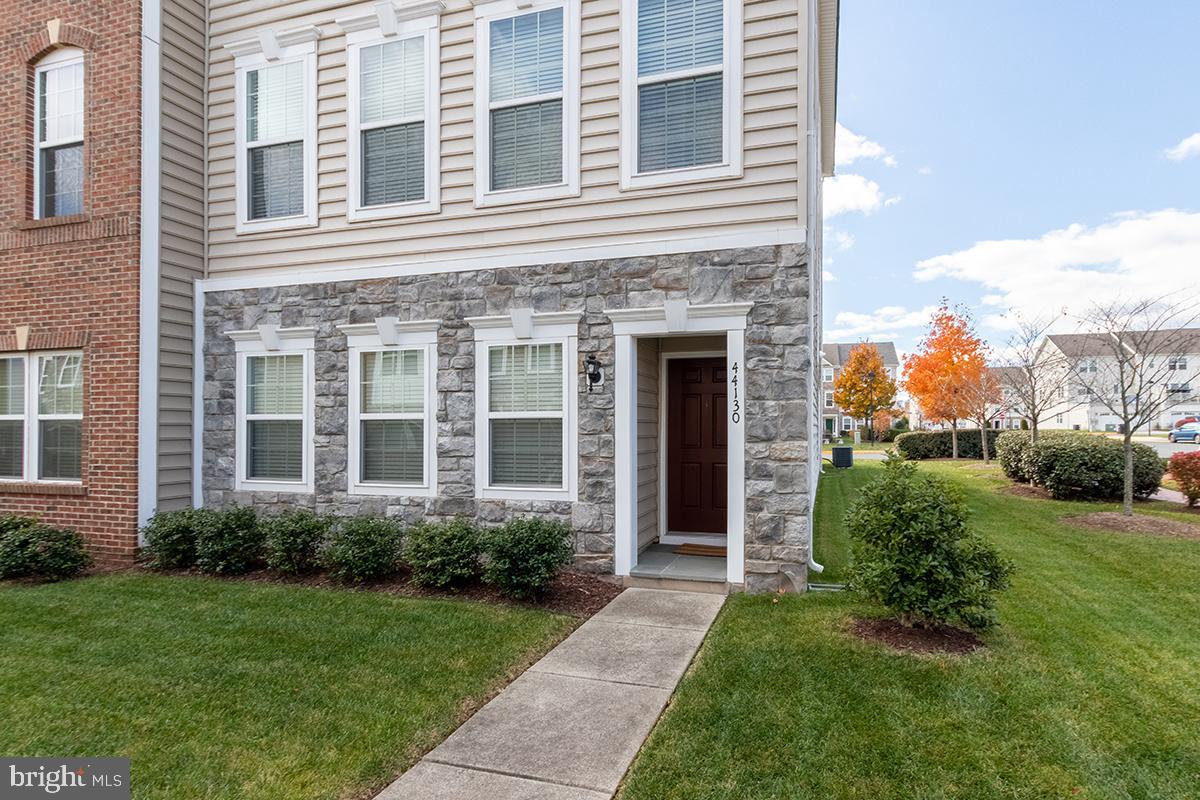 EASTGATE SQUARE - Residential