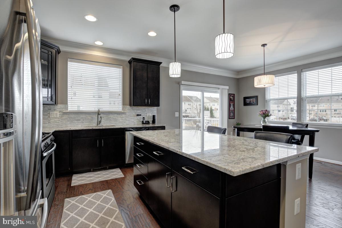 EASTGATE SQUARE - Residential