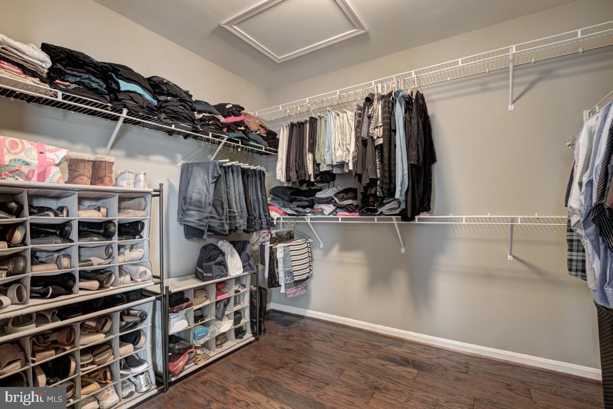 EASTGATE SQUARE - Residential