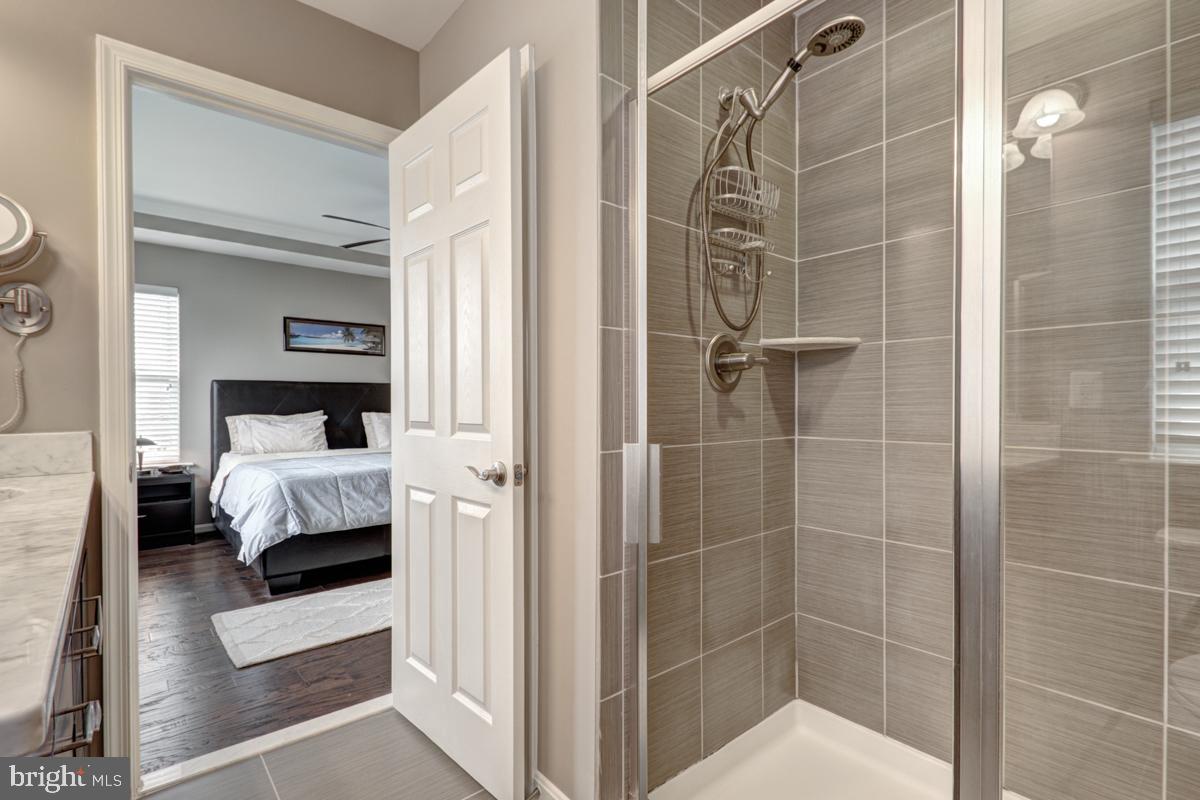 EASTGATE SQUARE - Residential