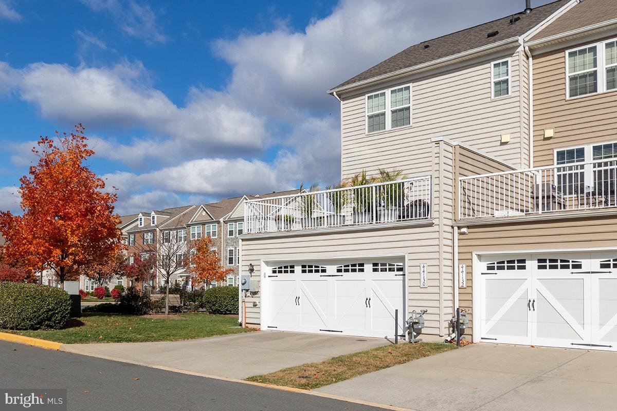 EASTGATE SQUARE - Residential