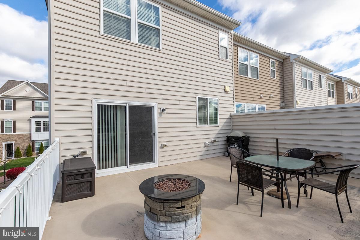 EASTGATE SQUARE - Residential