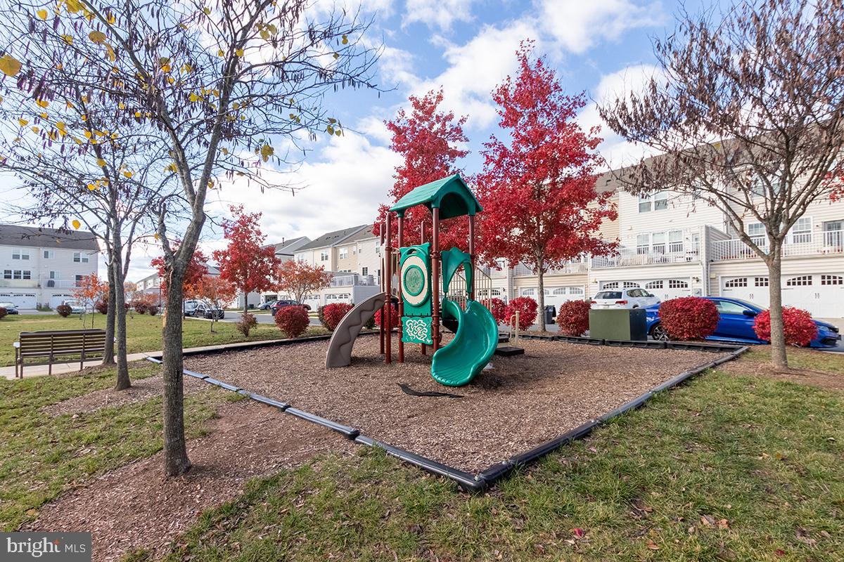 EASTGATE SQUARE - Residential