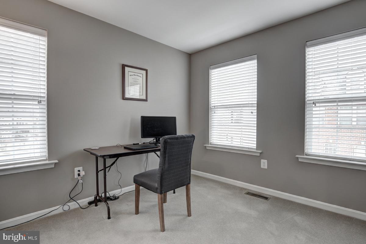 EASTGATE SQUARE - Residential