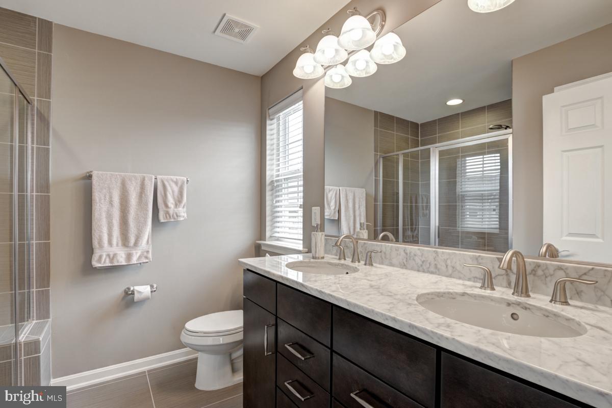 EASTGATE SQUARE - Residential