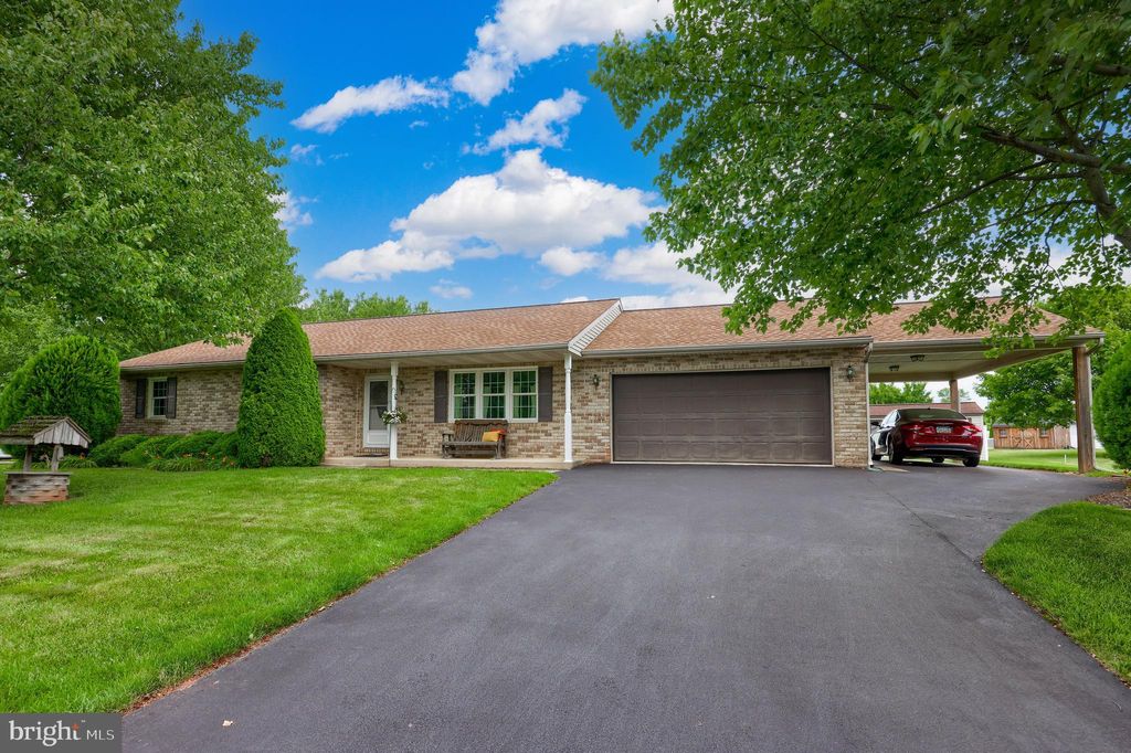Photo of 90 CLOVER DR, DENVER, PA 17517 (MLS # PALA2036804)