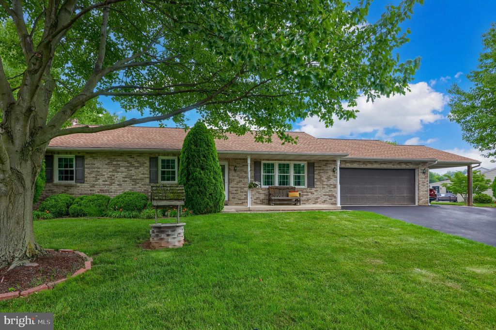 Photo of 90 CLOVER DR, DENVER, PA 17517 (MLS # PALA2036804)