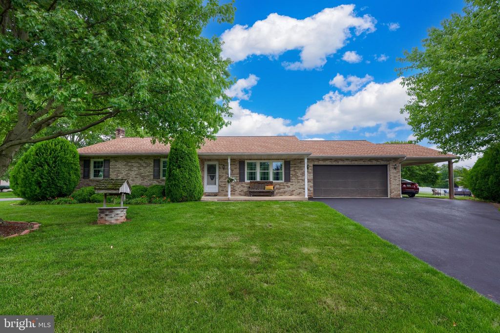 Photo of 90 CLOVER DR, DENVER, PA 17517 (MLS # PALA2036804)