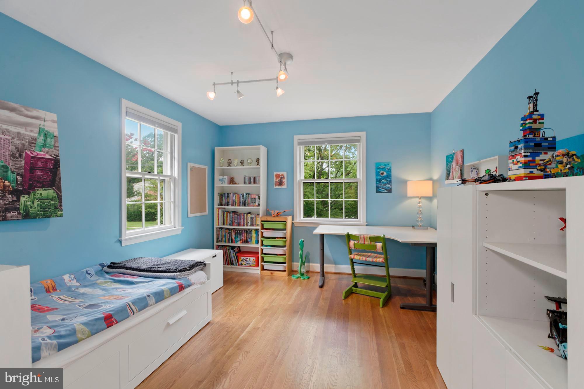 BRADLEY HILLS - Residential