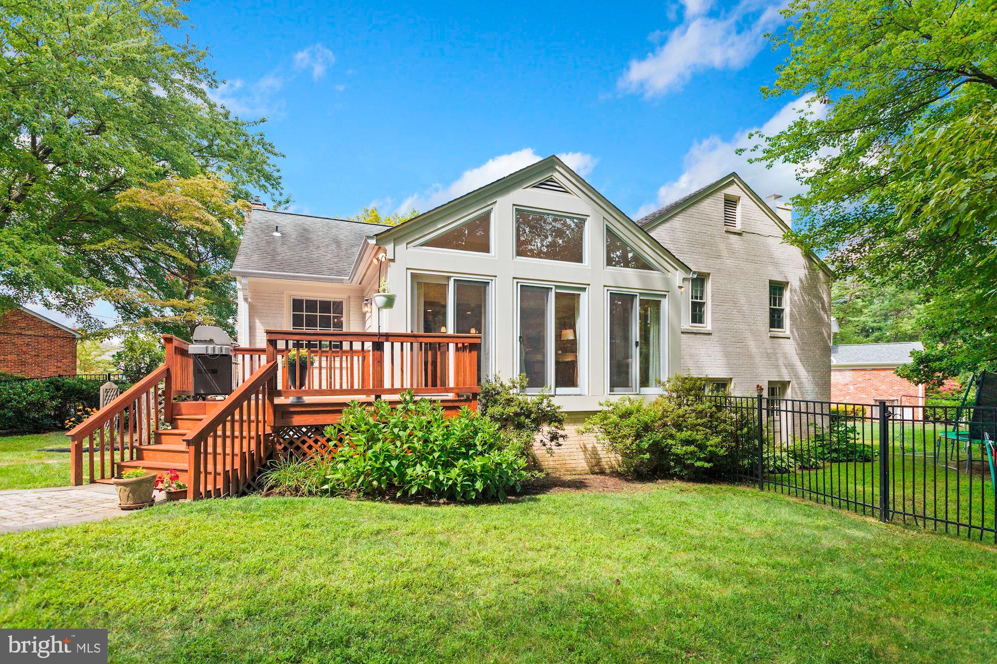 BRADLEY HILLS - Residential