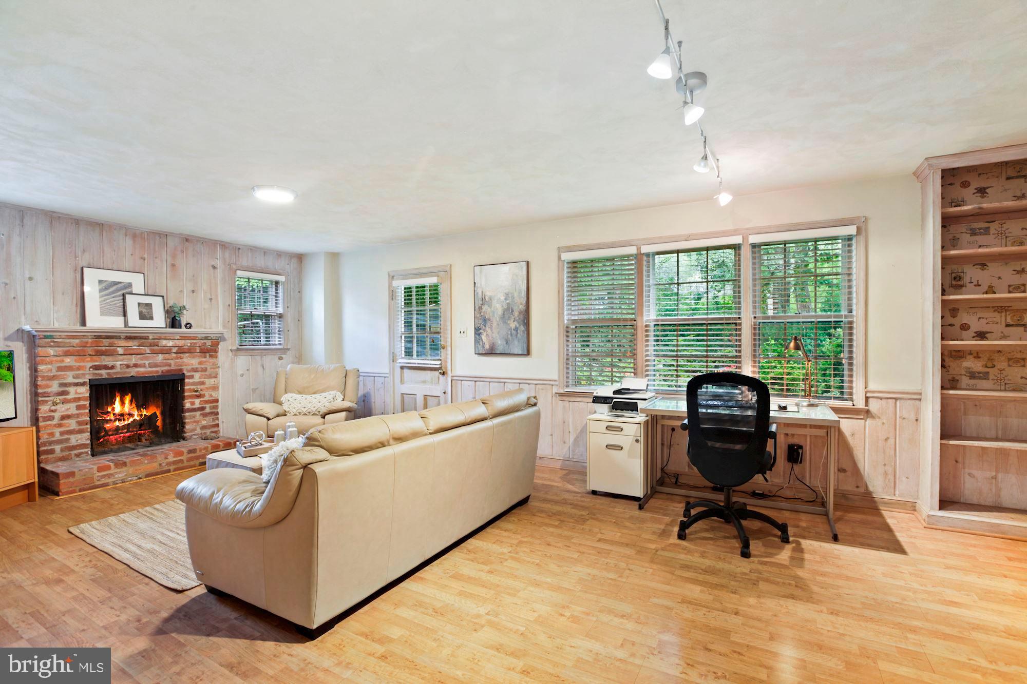 BRADLEY HILLS - Residential