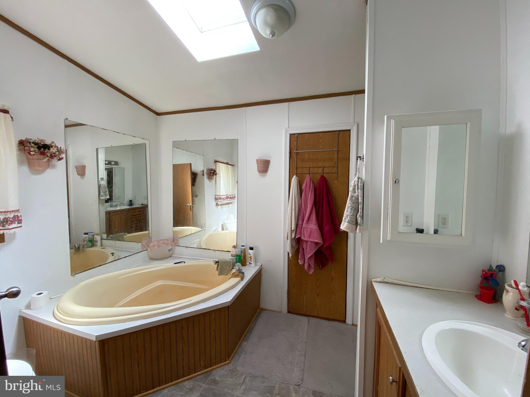 MARYLAND MANOR - Residential