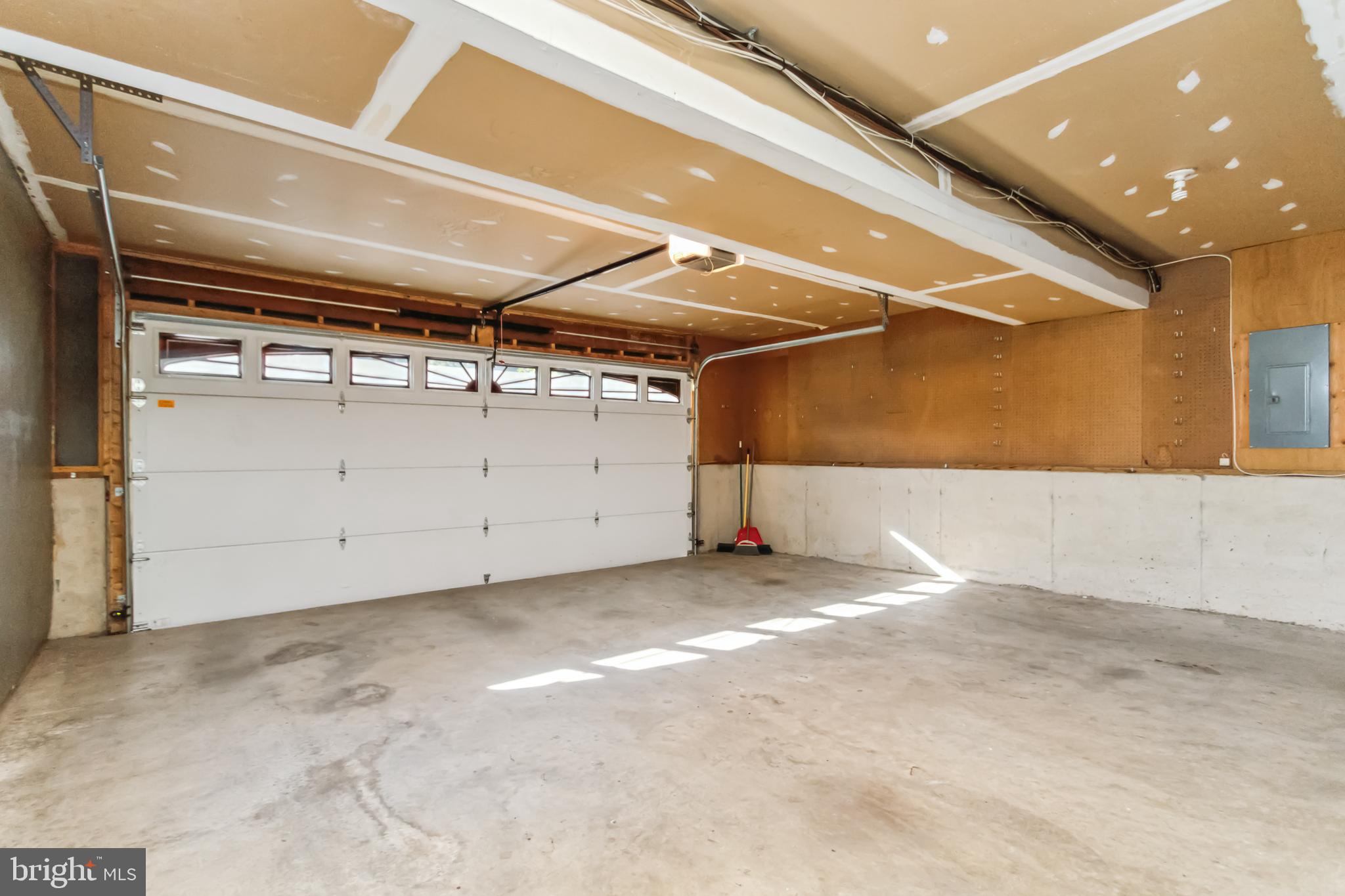 HICKORY RIDGE - Residential