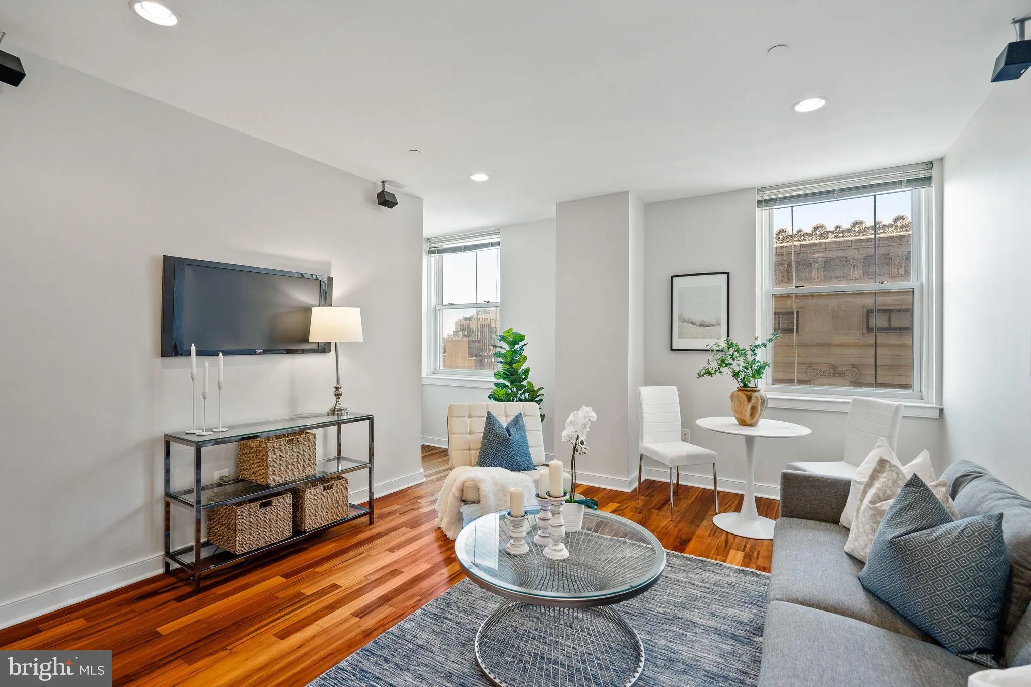 Philadelphia, Pennsylvania 19102, United States, 1 Bedroom Bedrooms, ,1 BathroomBathrooms,Residential,Contingent,51201