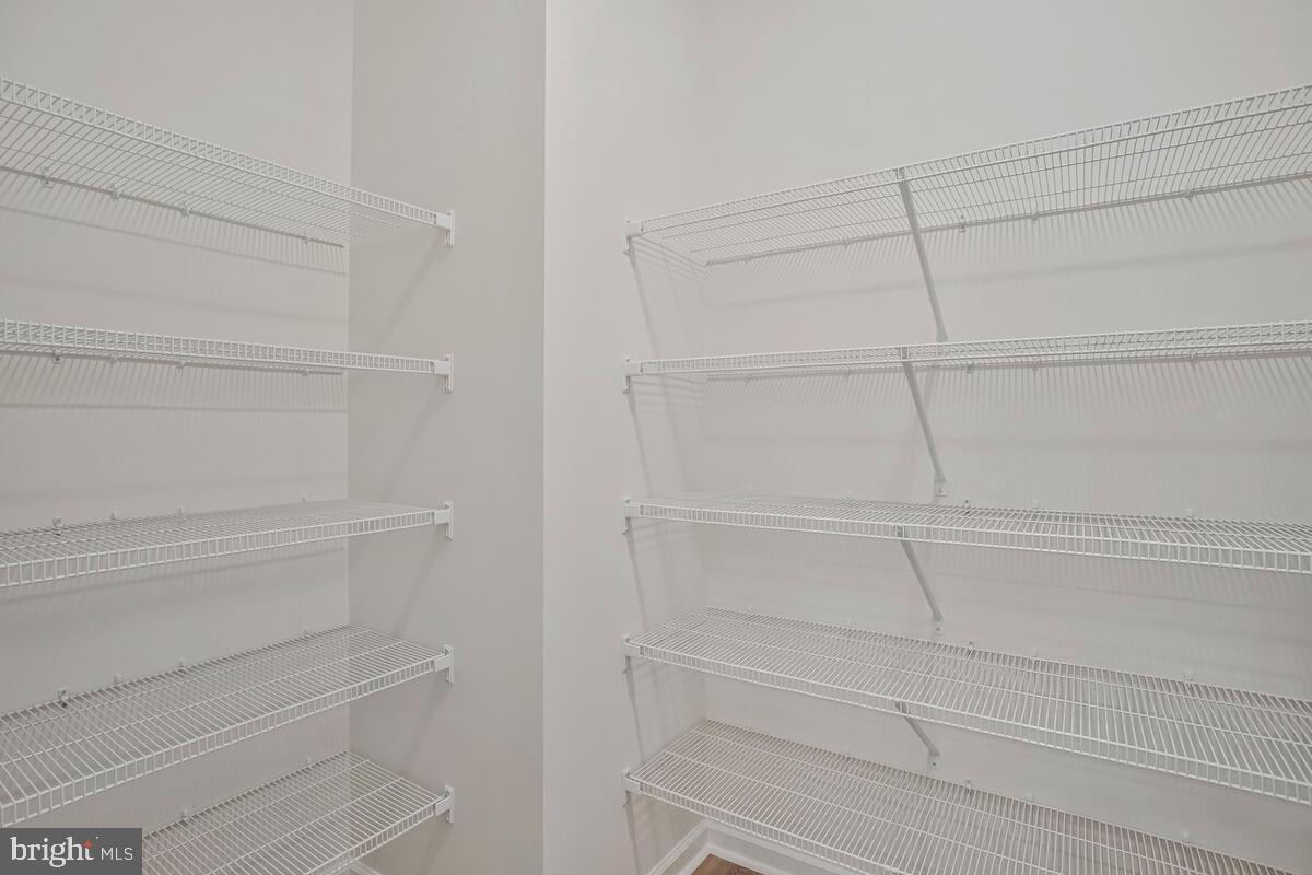 HOLLAND POINT - Residential