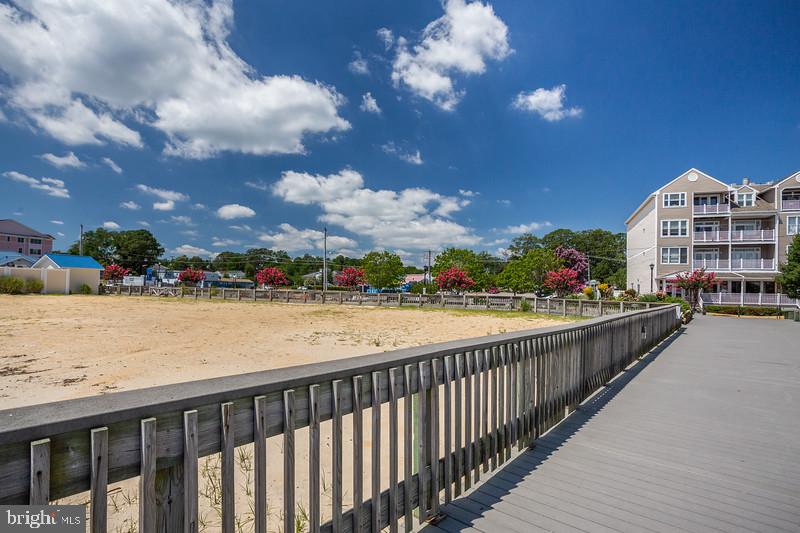 HOLLAND POINT - Residential