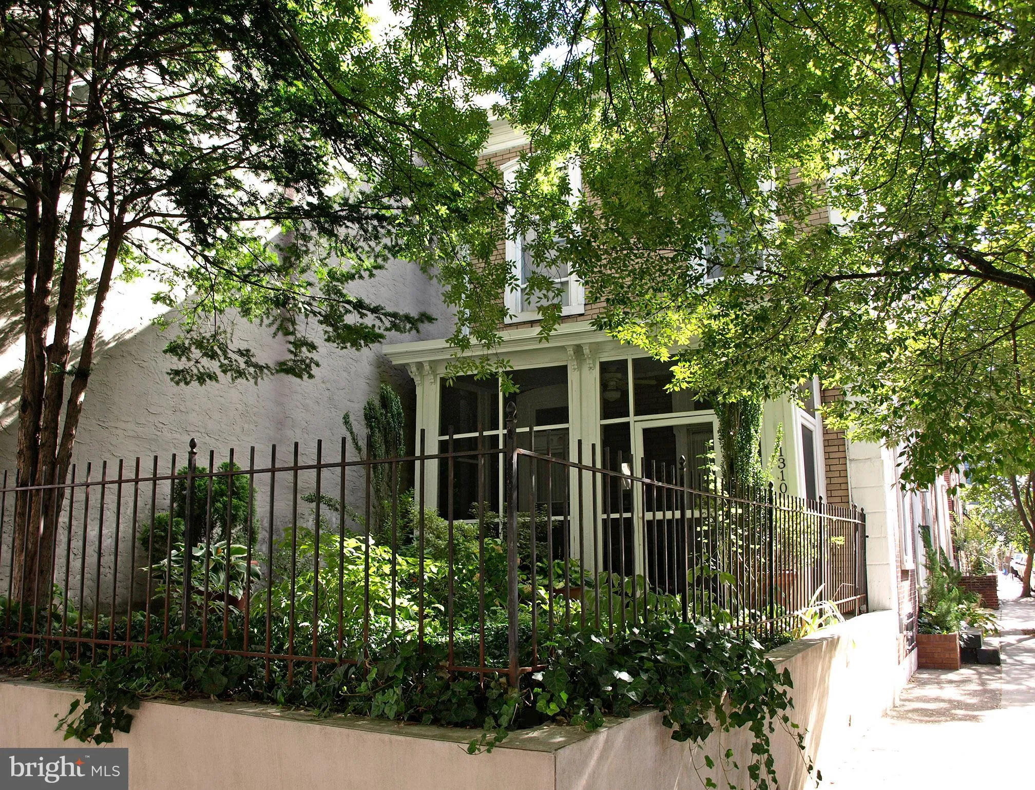 Philadelphia, Pennsylvania 19147, United States, 2 Bedrooms Bedrooms, ,2 BathroomsBathrooms,Residential,Pending,88657