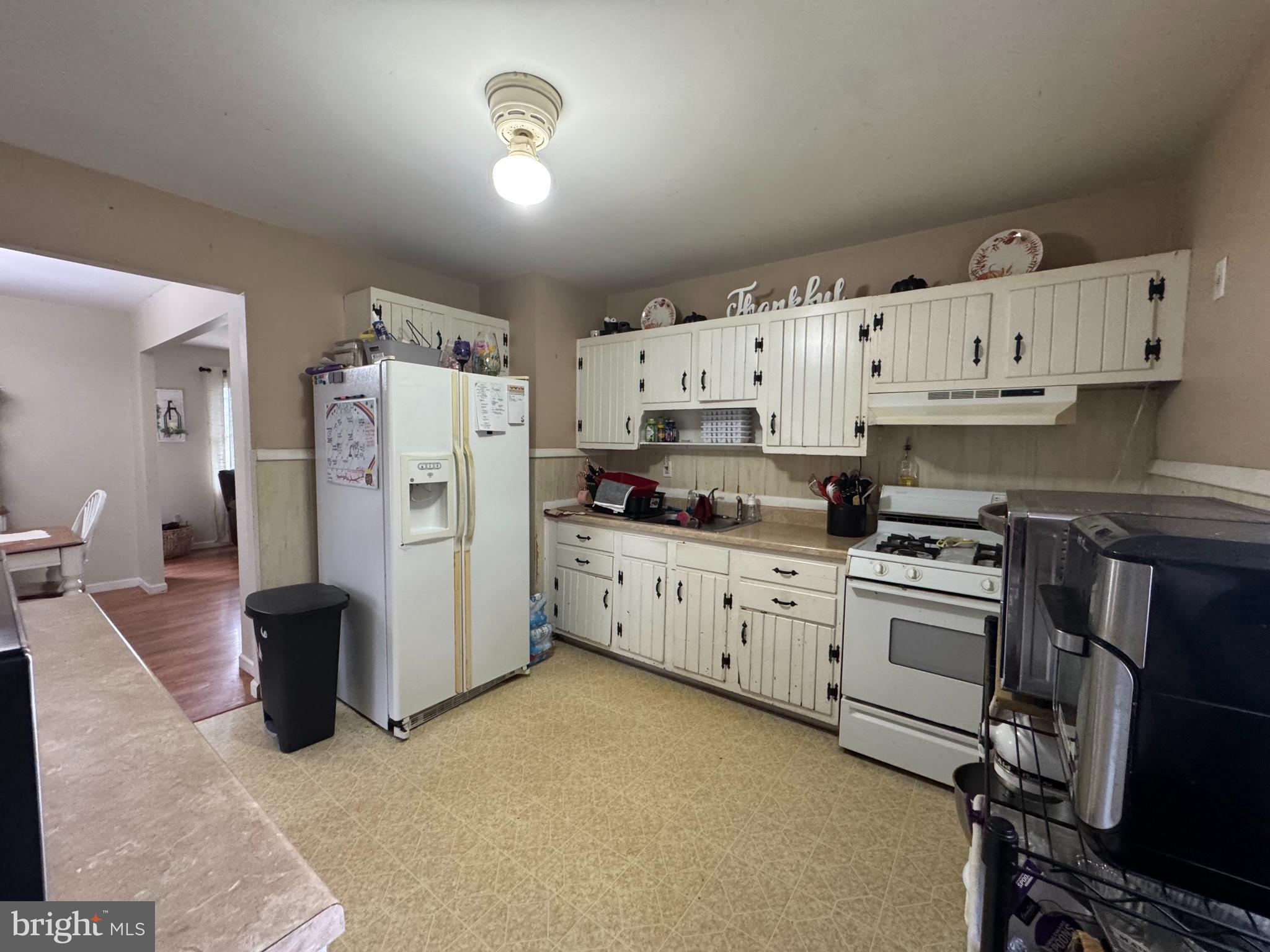 PARKWAY MANOR - Residential