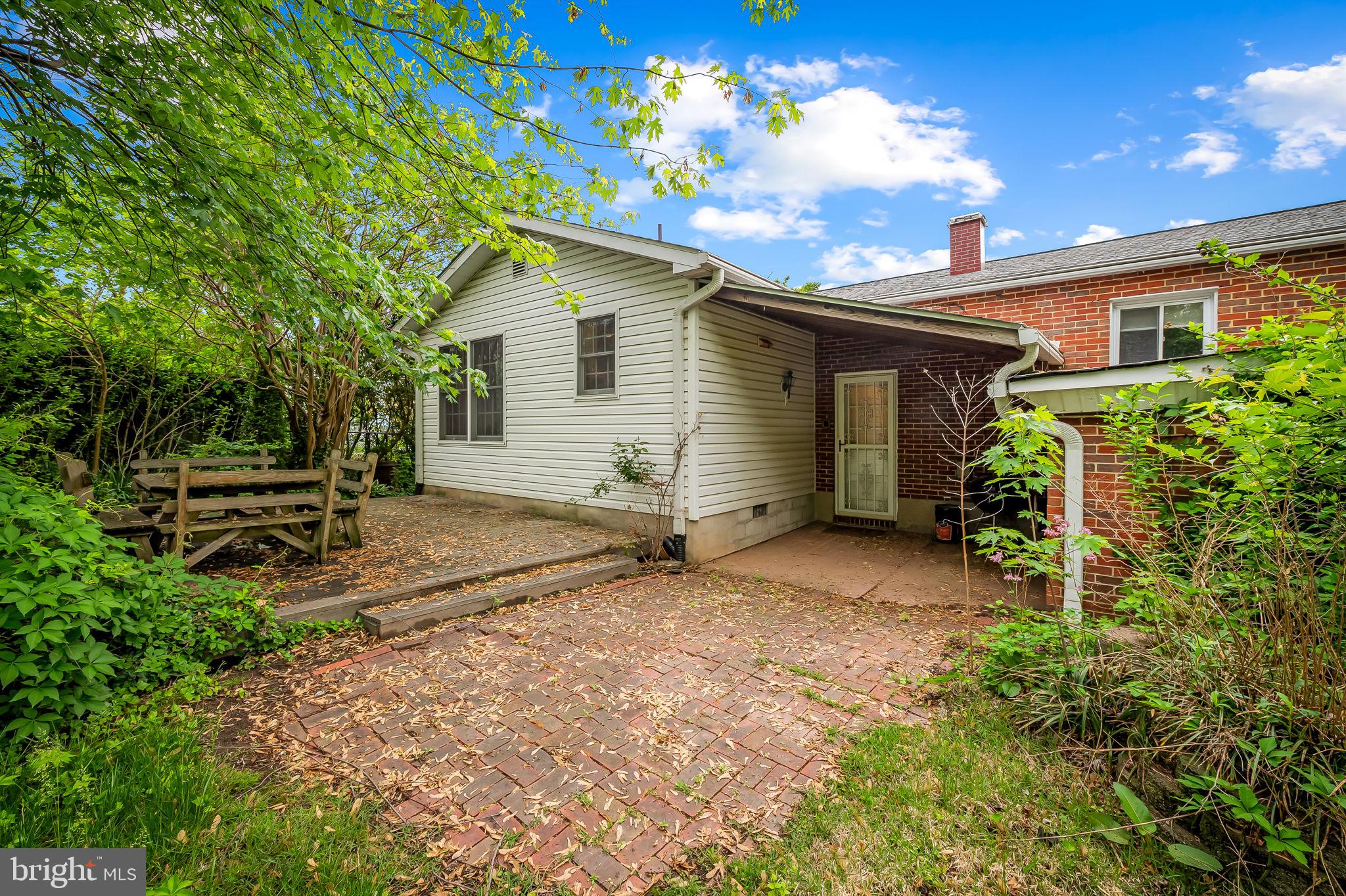 BLACKTHORN - Residential