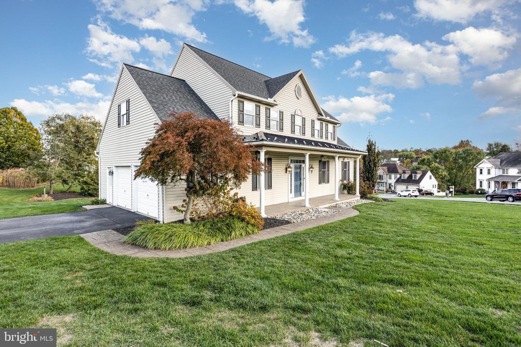 Photo of 19 Briar Rose Trail, ELIZABETHTOWN, PA 17022 (MLS # PALA2077784)