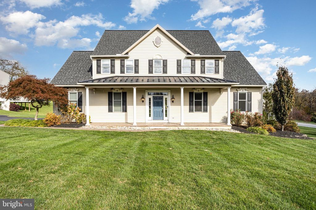 Photo of 19 Briar Rose Trail, ELIZABETHTOWN, PA 17022 (MLS # PALA2077784)