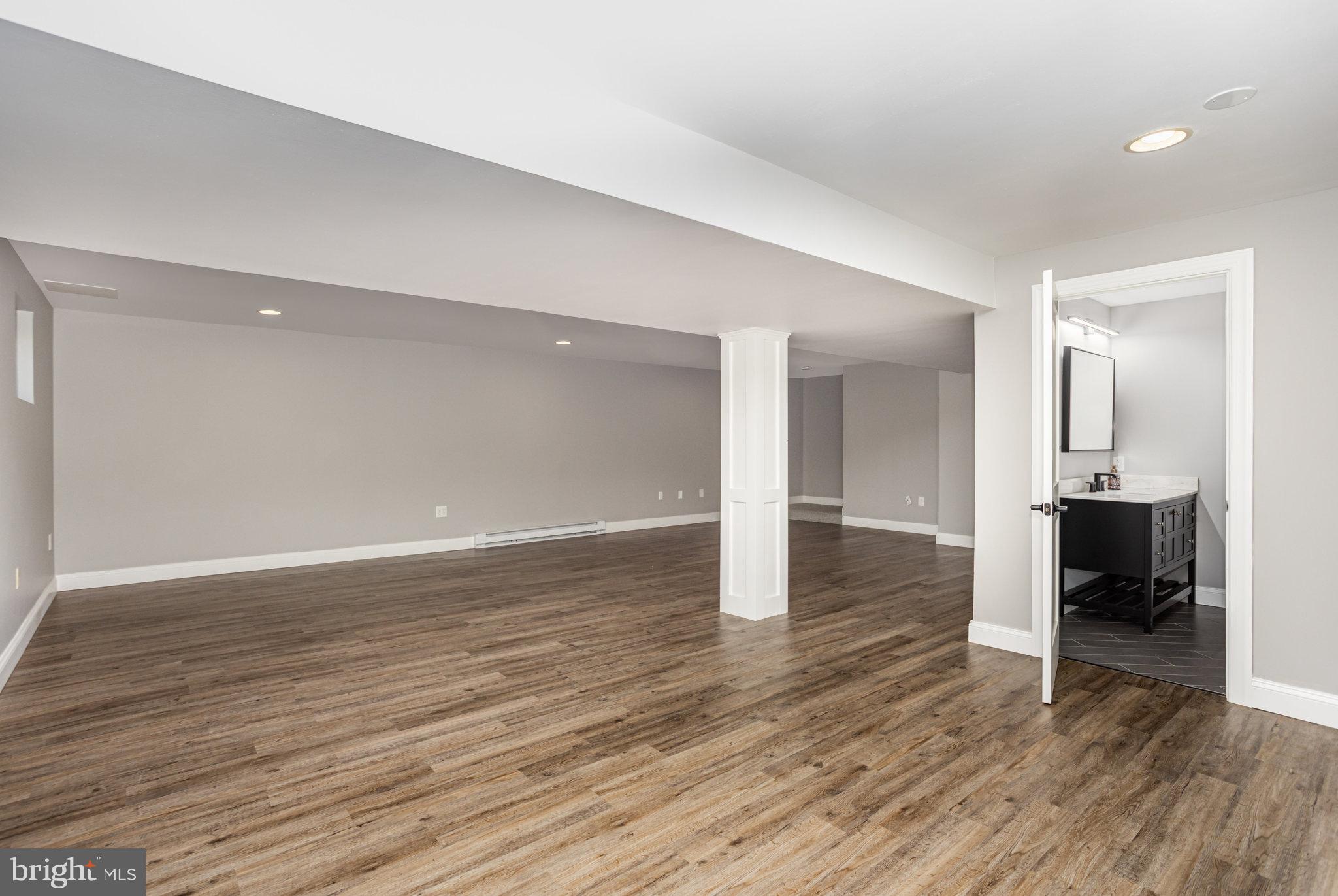 VICTORIAS POND - Residential