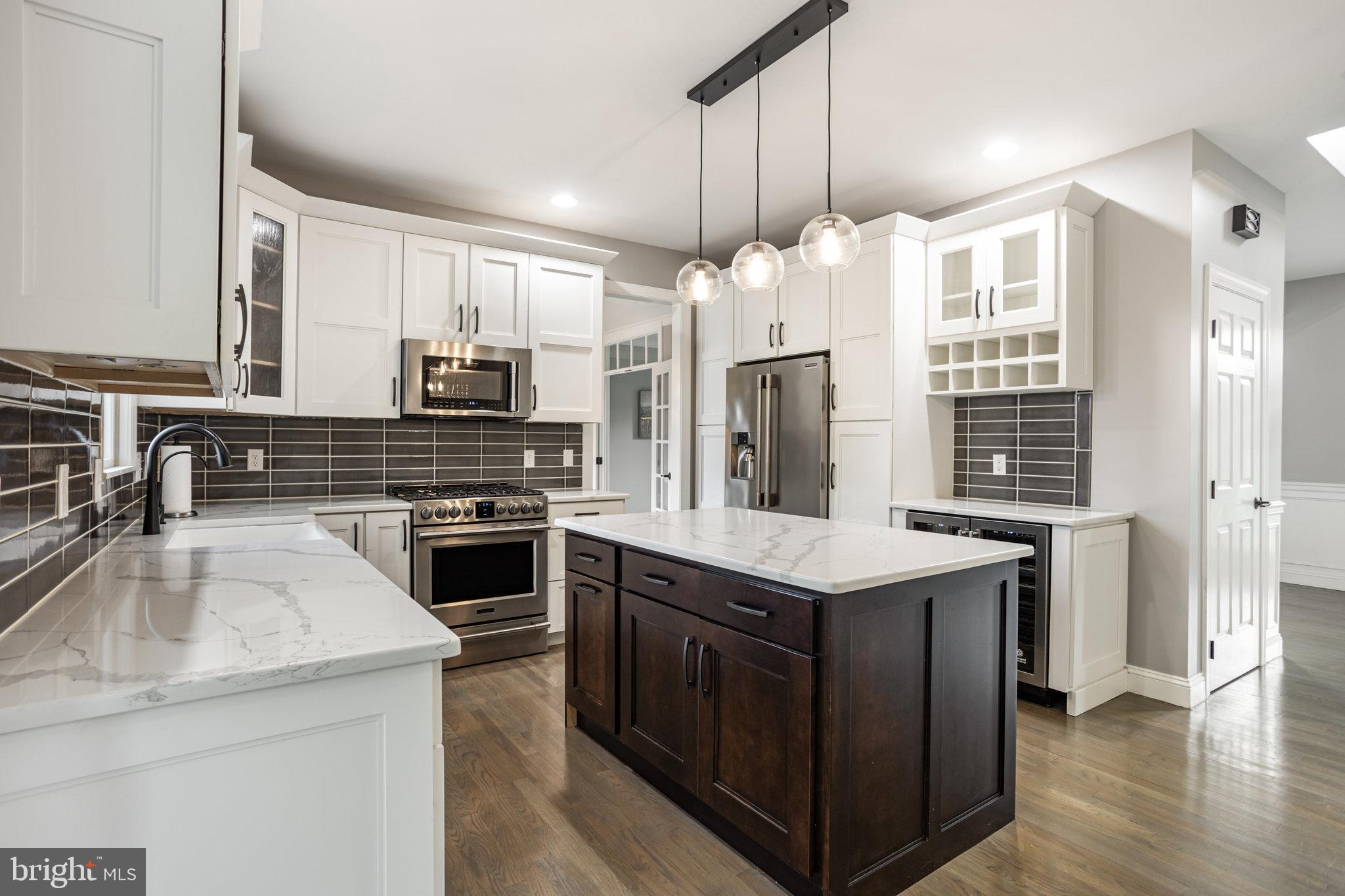 VICTORIAS POND - Residential