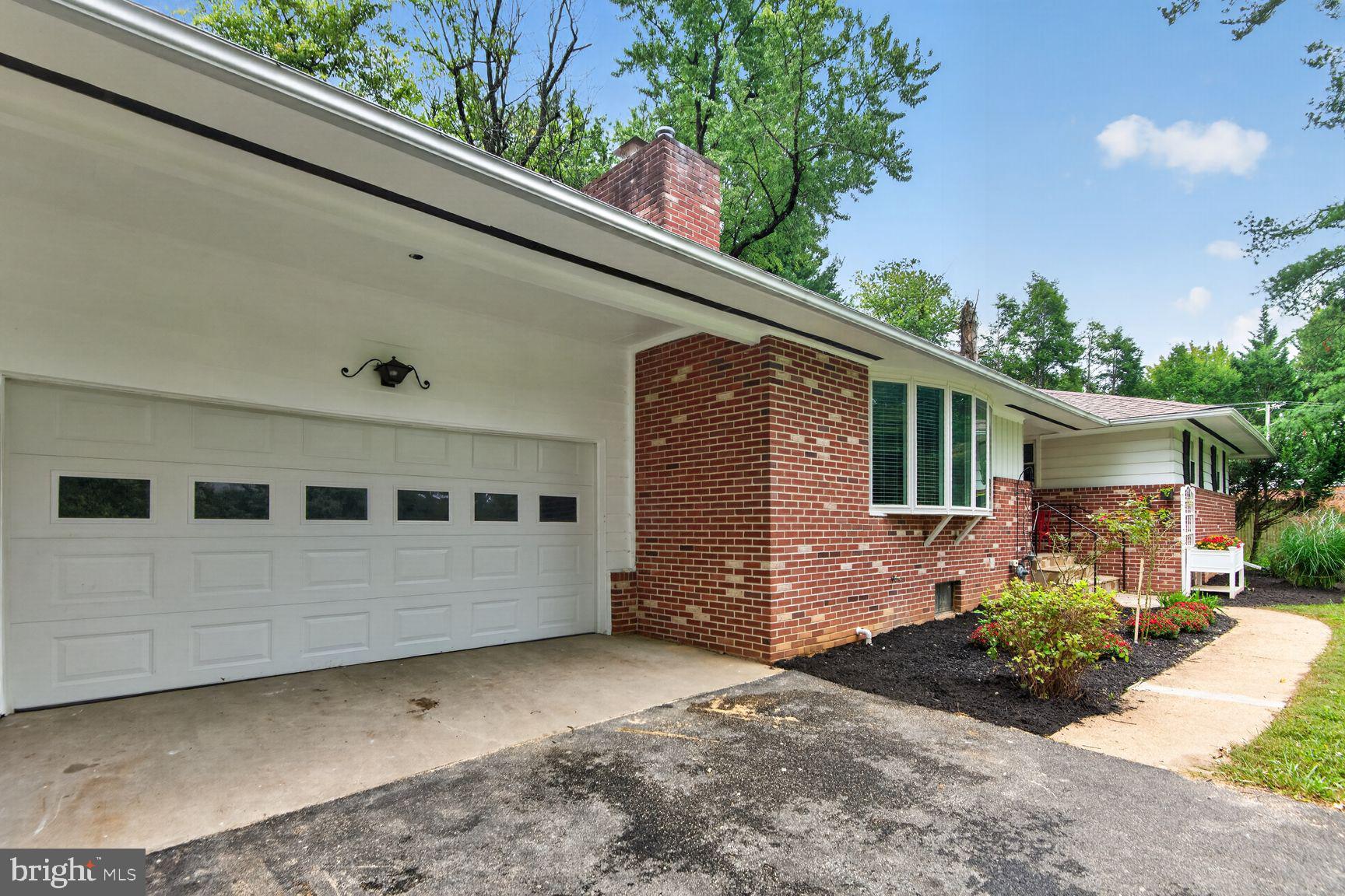 9406 DARTMOUTH ROAD