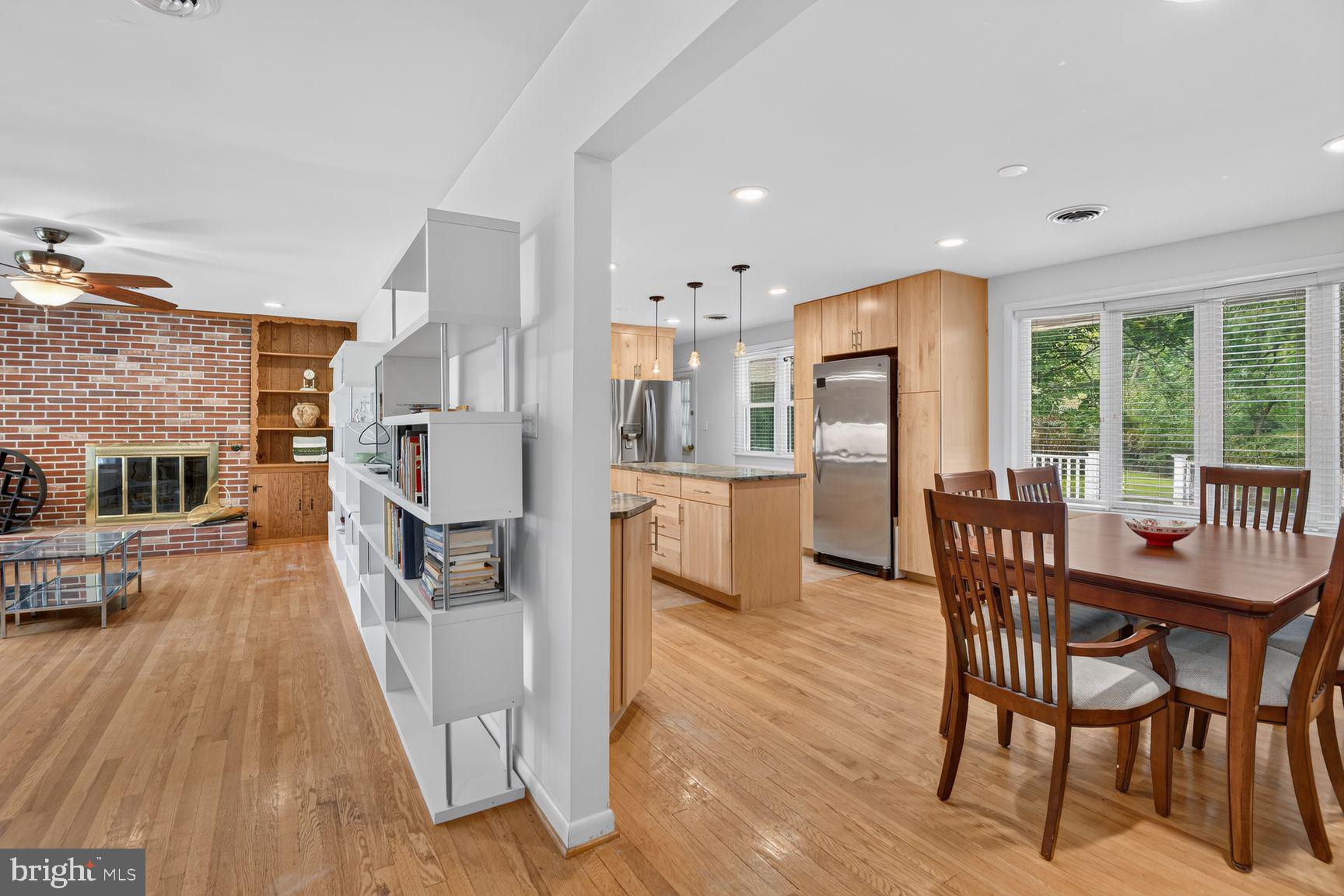 9406 DARTMOUTH ROAD