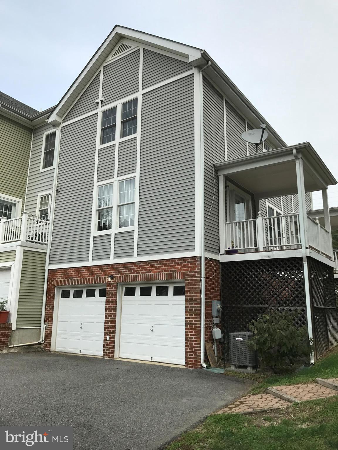 ASHLAWN RIDGE - Residential Lease