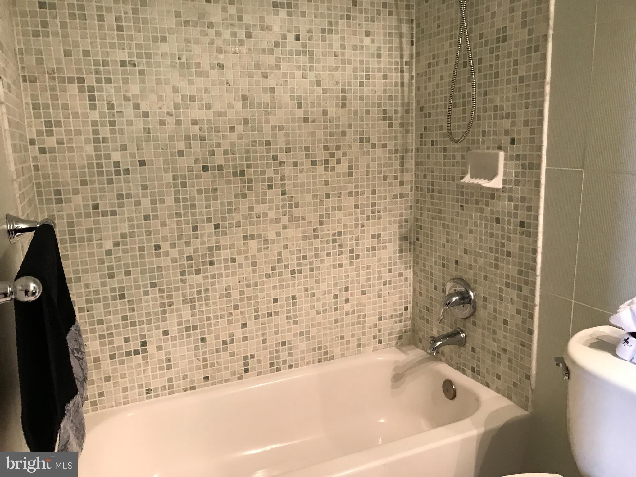 ASHLAWN RIDGE - Residential Lease