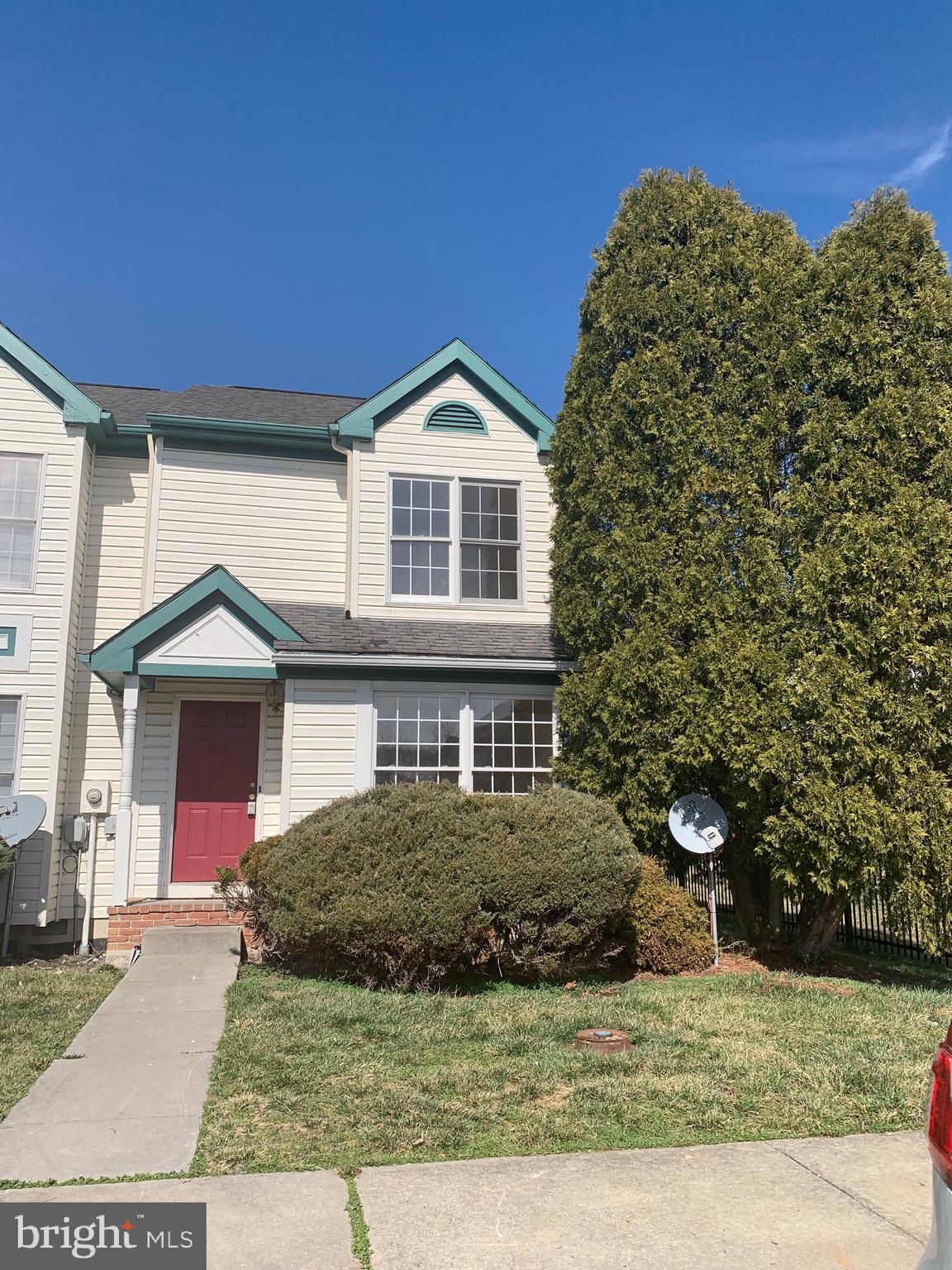 AS IS WHERE IS End unit town home - Was tenant occuiped . 2 bedrooms 1.5 baths rear deck and a storage shed Bare floors, carpet has been pulled up. needs new appliance's and new shingles. Needs a total rehab Nice area on the North end of town