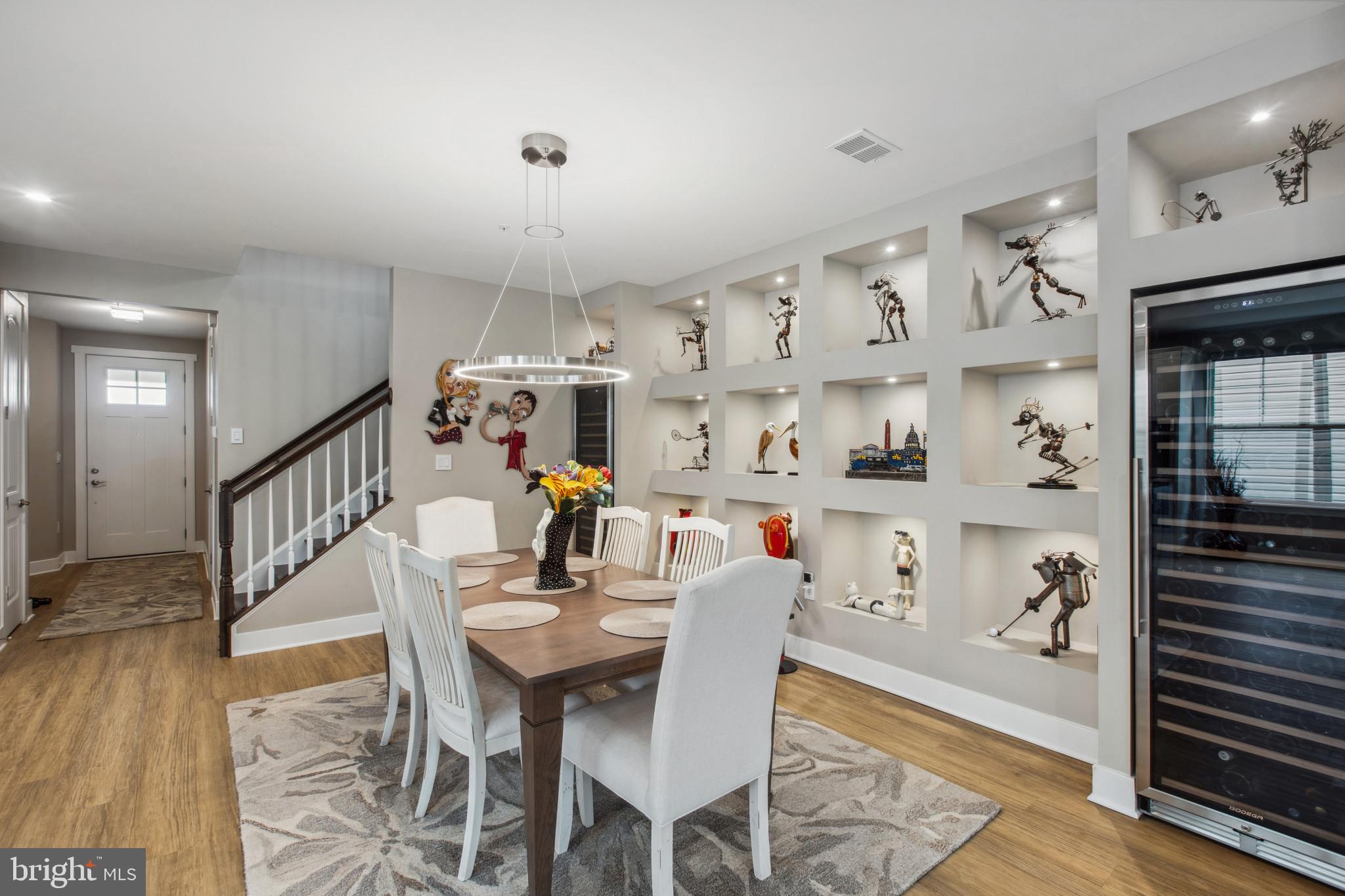 FOUR SEASONS AT KENT ISLAND - Residential