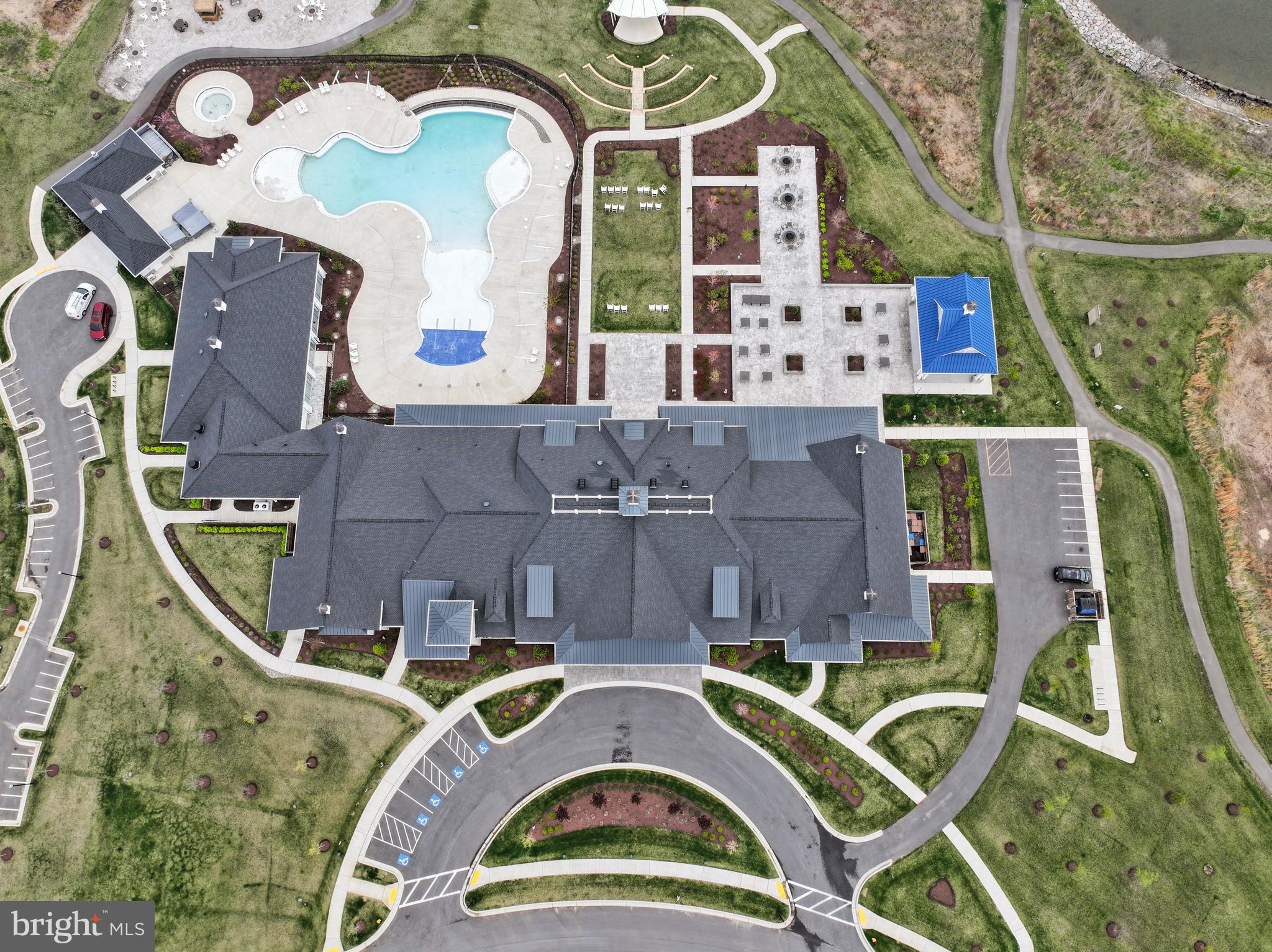 FOUR SEASONS AT KENT ISLAND - Residential