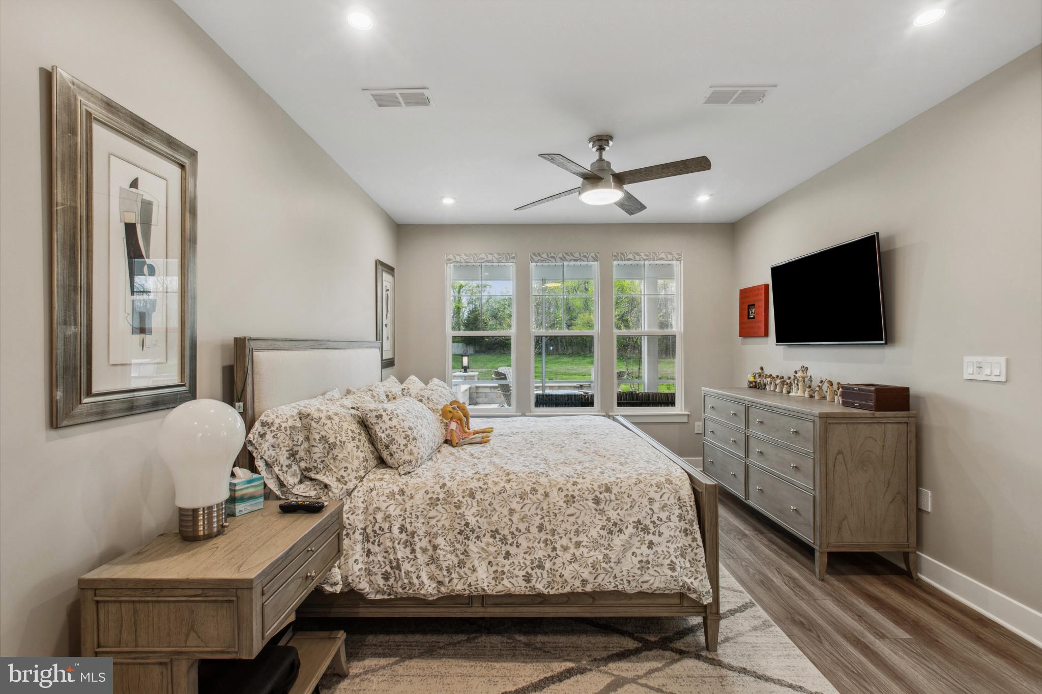 FOUR SEASONS AT KENT ISLAND - Residential