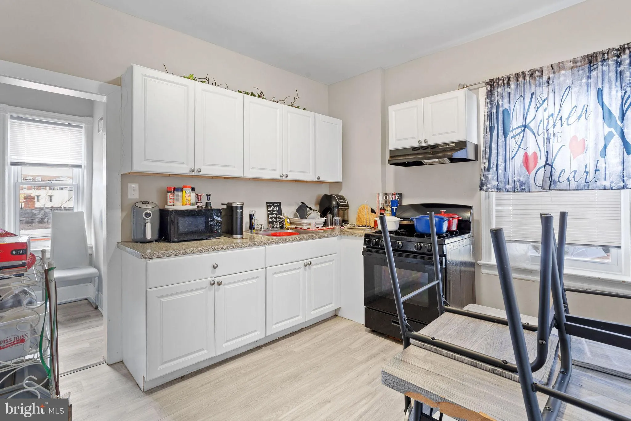 Ewing, New Jersey 08618, United States, 4 Bedrooms Bedrooms, ,Residential,Contingent,118143