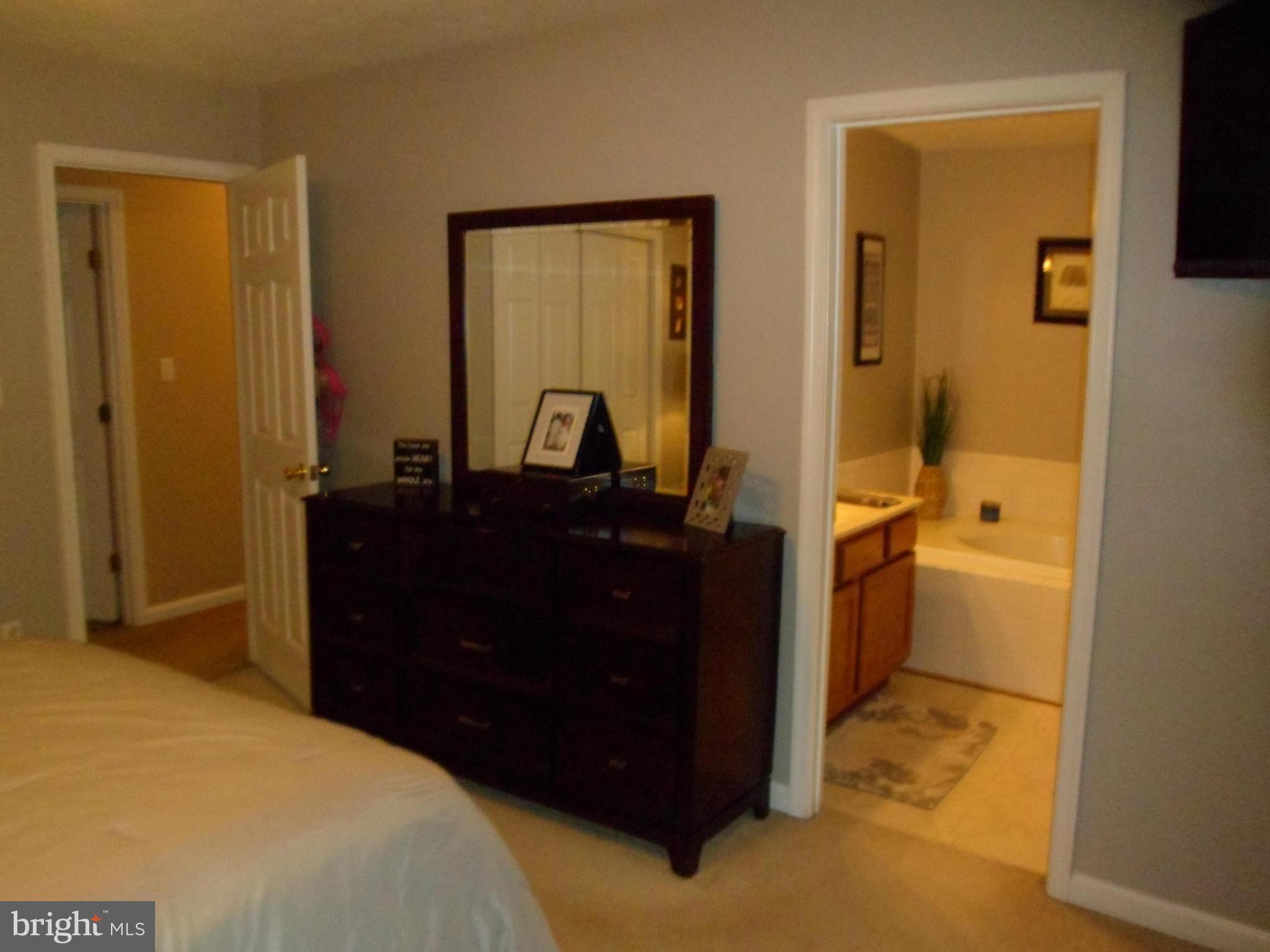 LOCKES CREEK ESTATES - Residential