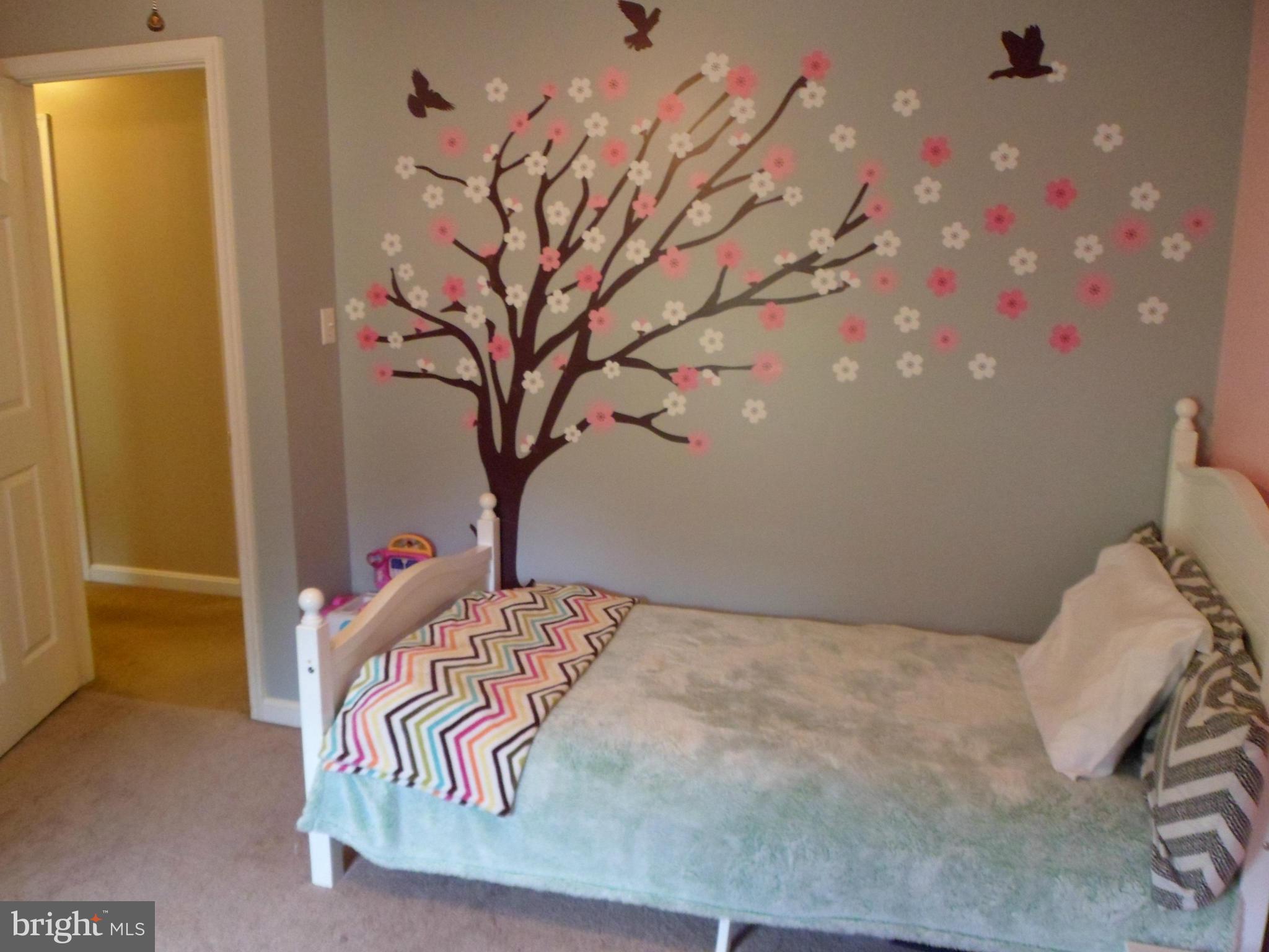 LOCKES CREEK ESTATES - Residential