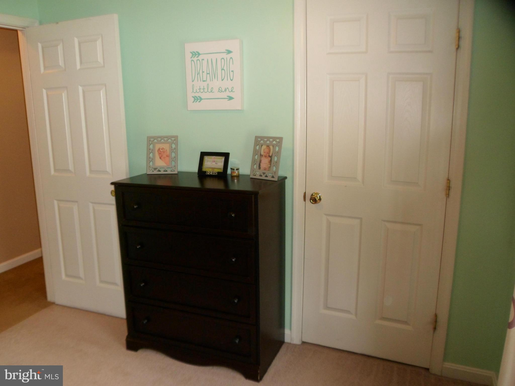 LOCKES CREEK ESTATES - Residential