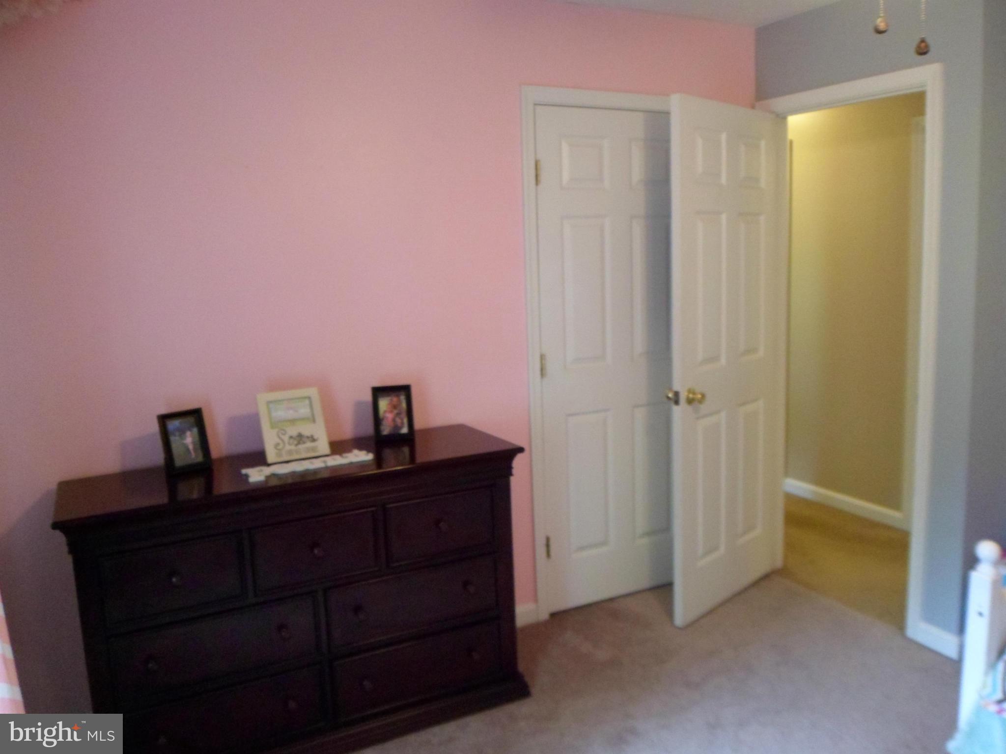 LOCKES CREEK ESTATES - Residential